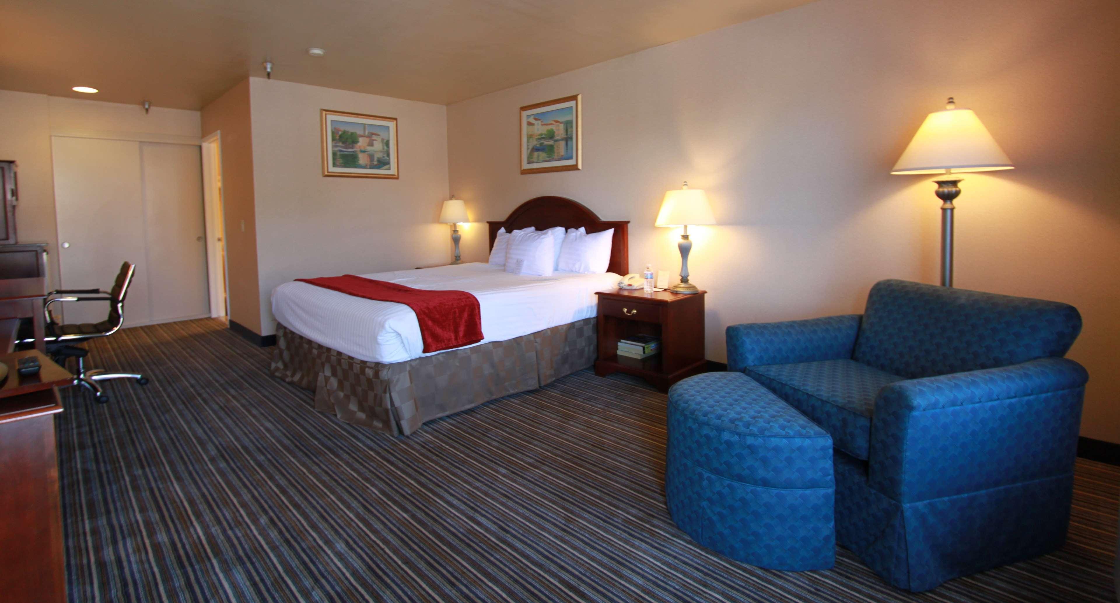 Western Surf Hotel 3*