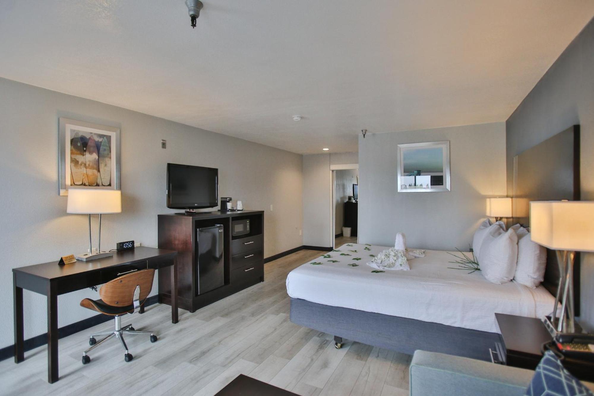 Western Surf Hotel 3*