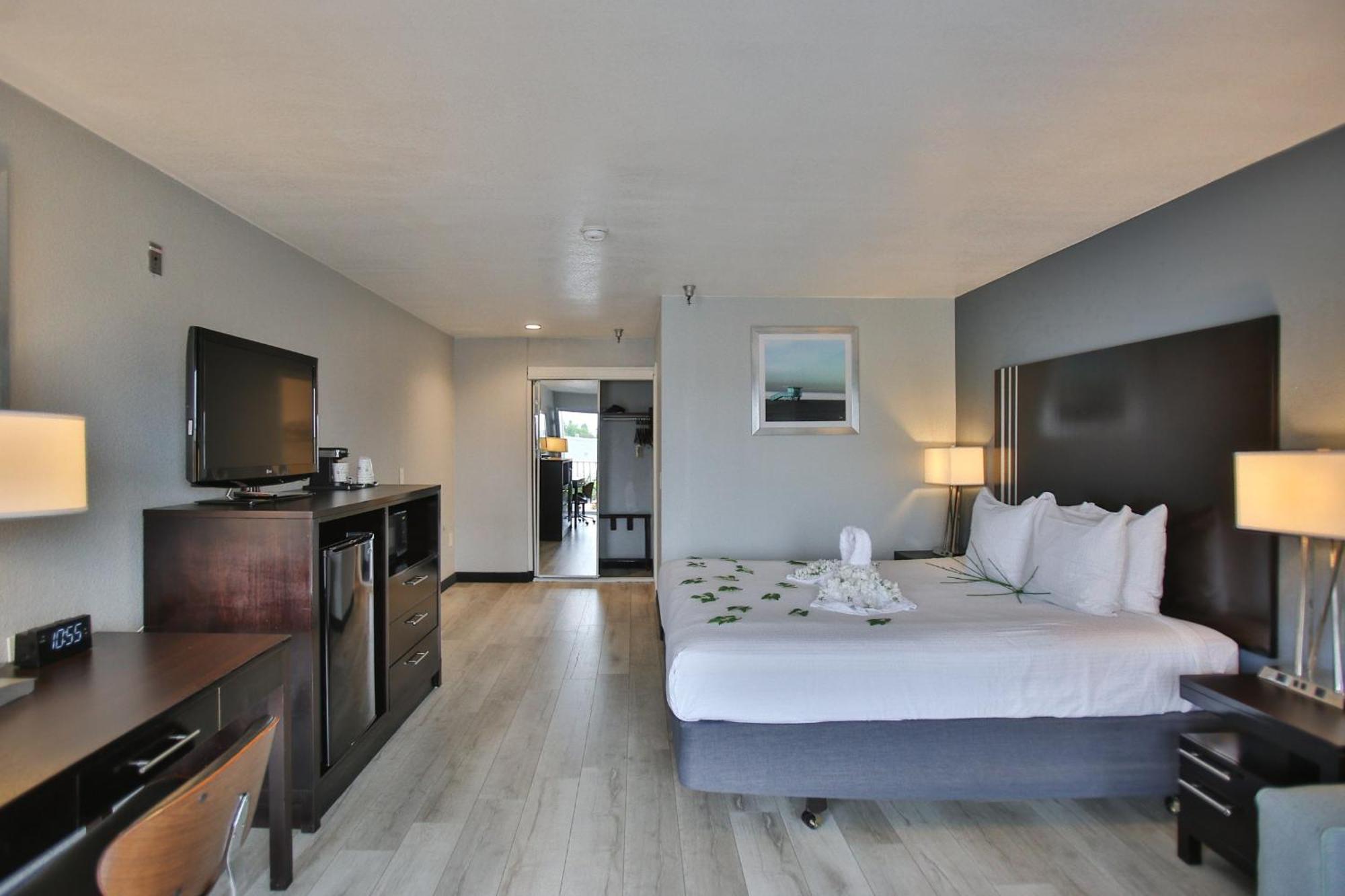 Western Surf Hotel
